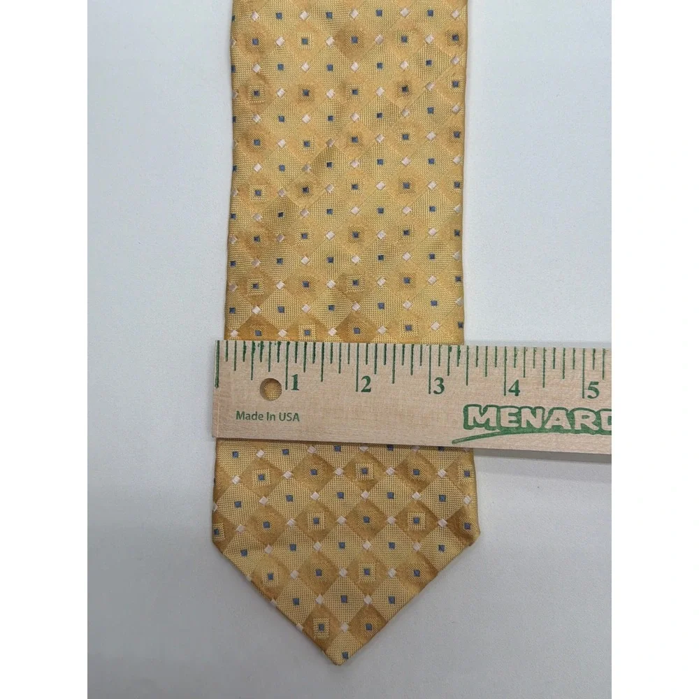 Hart Schaffner Marx Mens Gold Silk Geometric Diamond Pattern Necktie USA Made